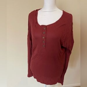 Ribbed quarter button shirt